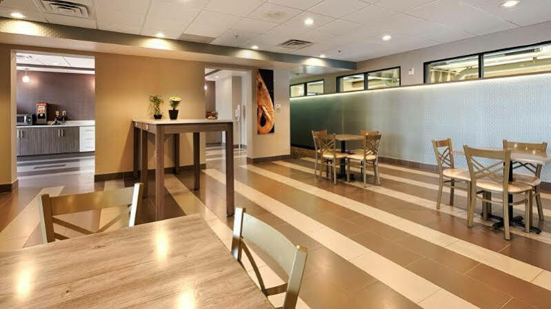 La Quinta By Wyndham Hotel