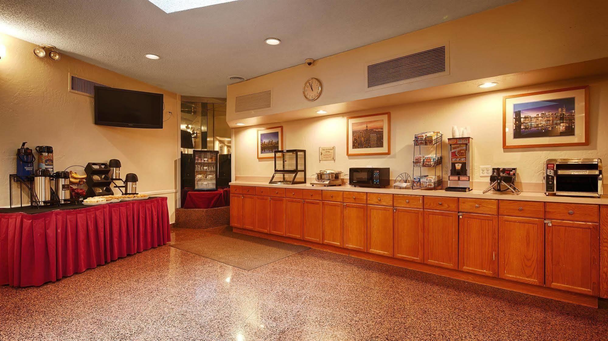 La Quinta By Wyndham Hotel